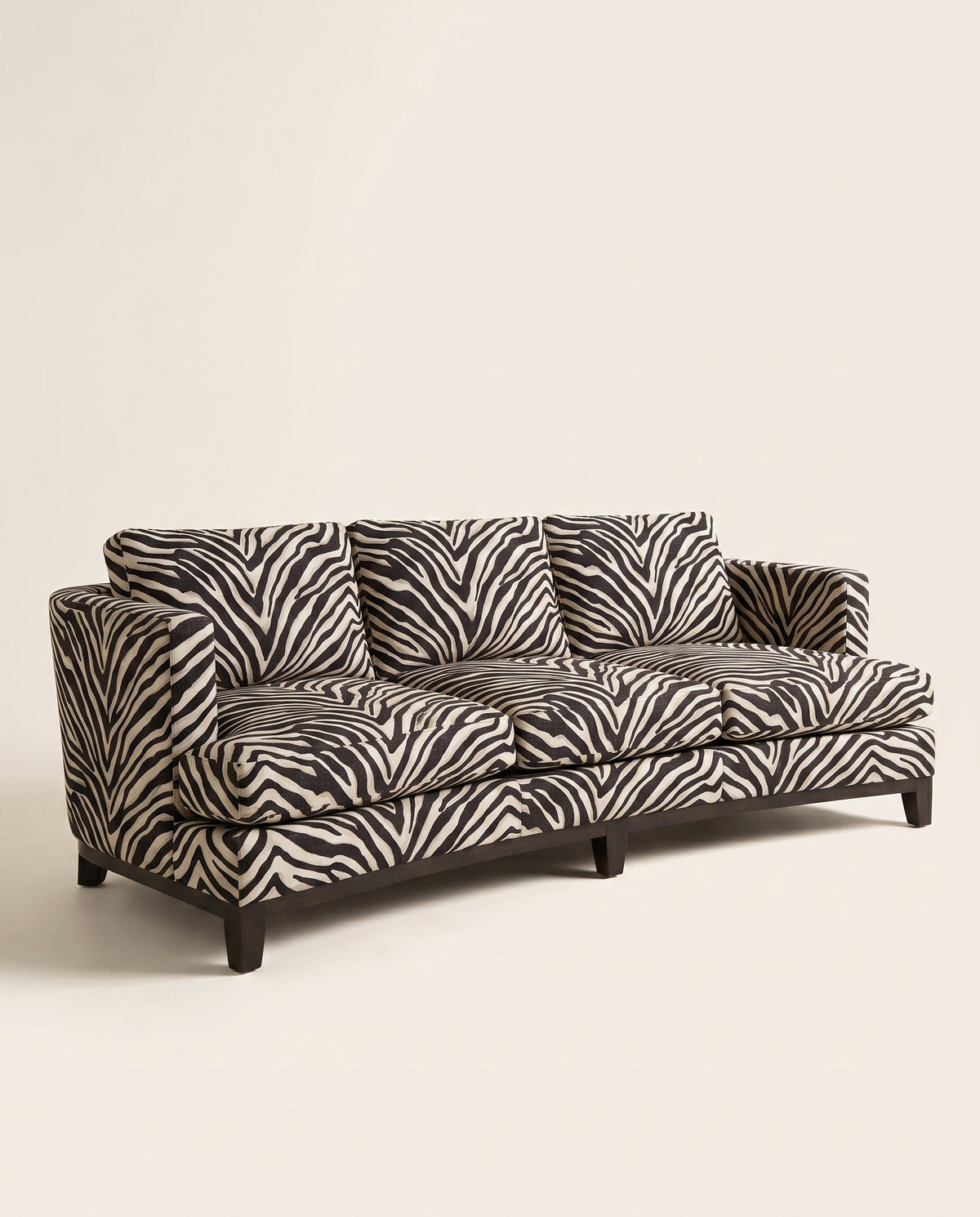 Jio New York soffa 3-sits svängd 240 cm klädd i Terranea Zebra Ebony