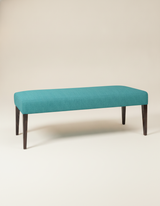 Jio Robin pall 40x130 H50 cm klädd i Linara Tyg 3 — Romo Peking Blue