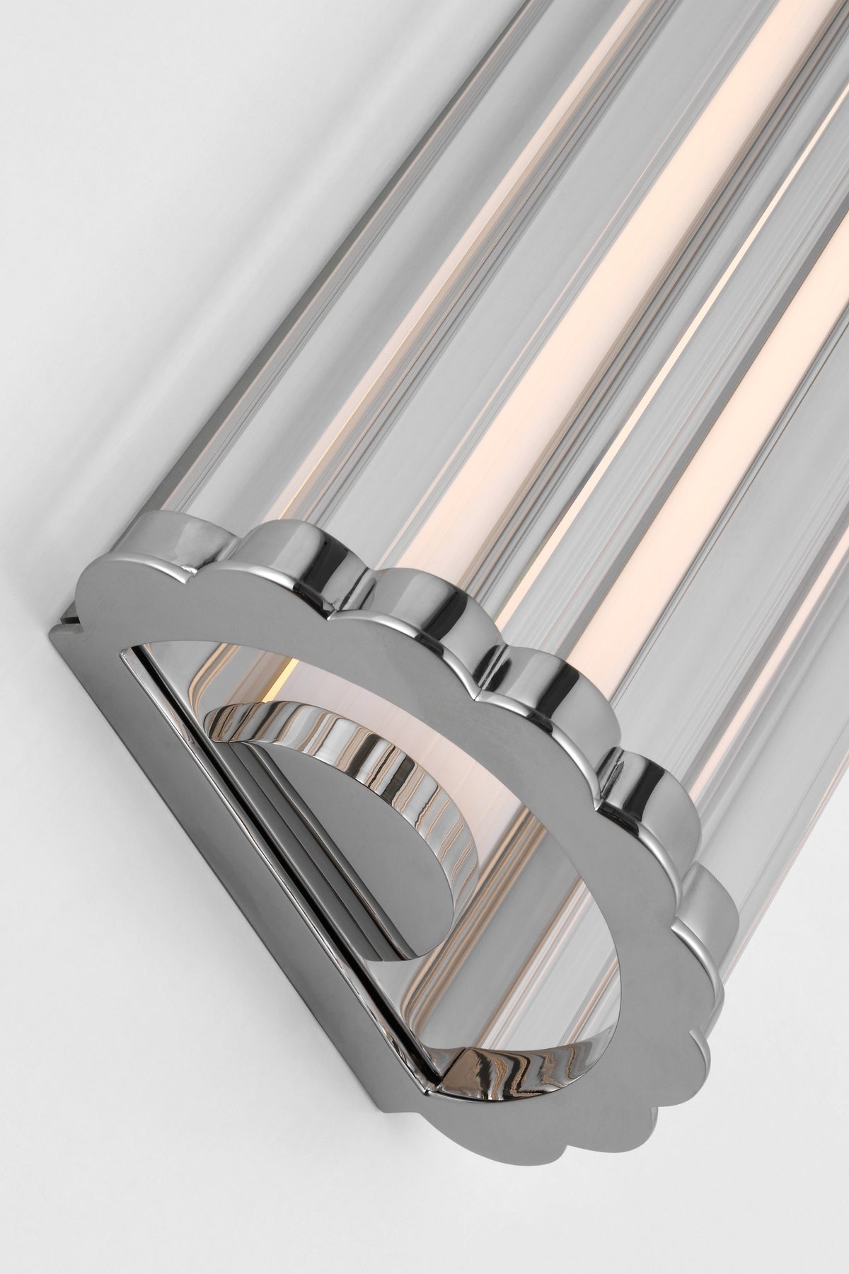 Kean 21" Wall Light — Chapman & Myers for Visual Comfort & Co. detail