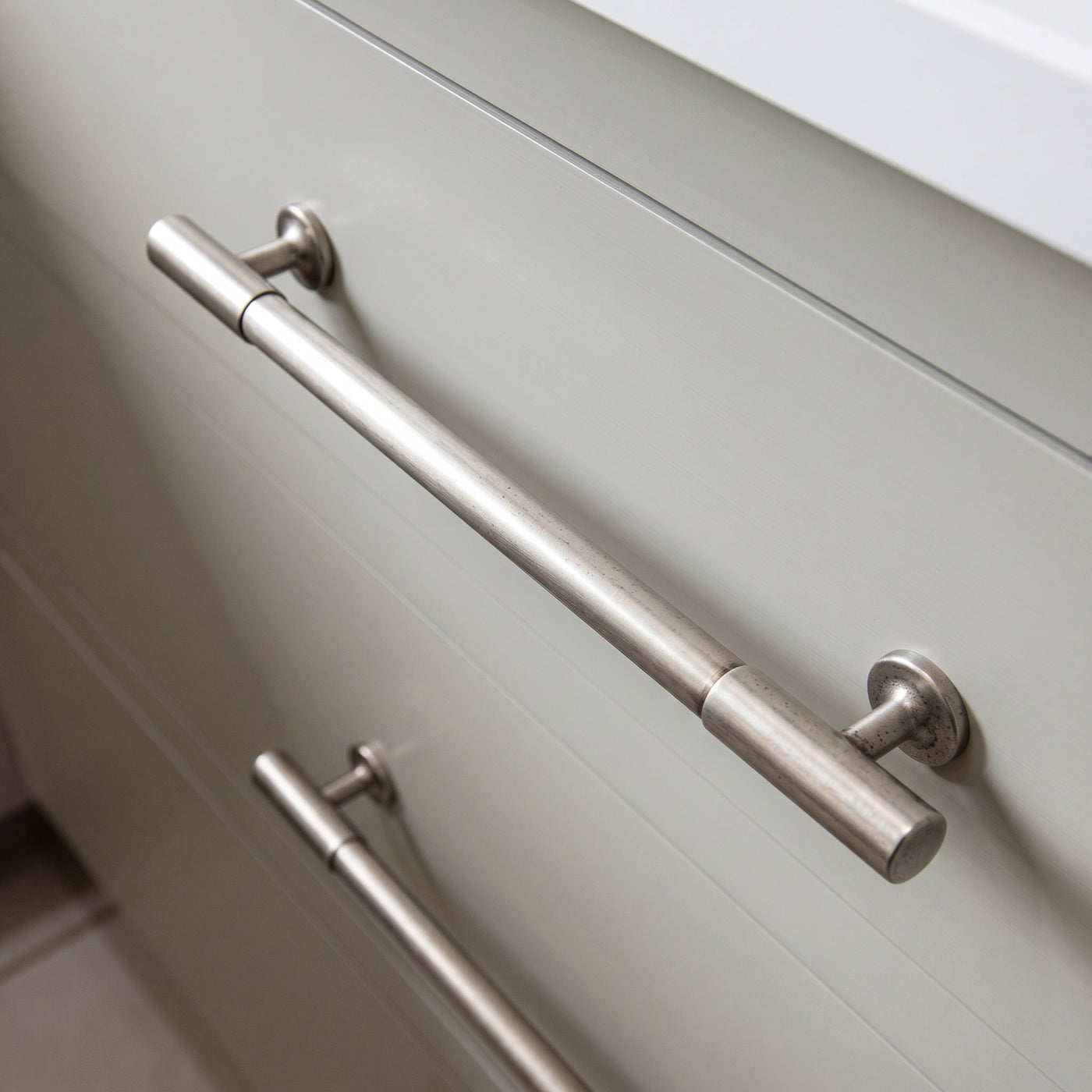 Kingsheath Skåpsknopp — miljöbild, Antik nickel - NBP