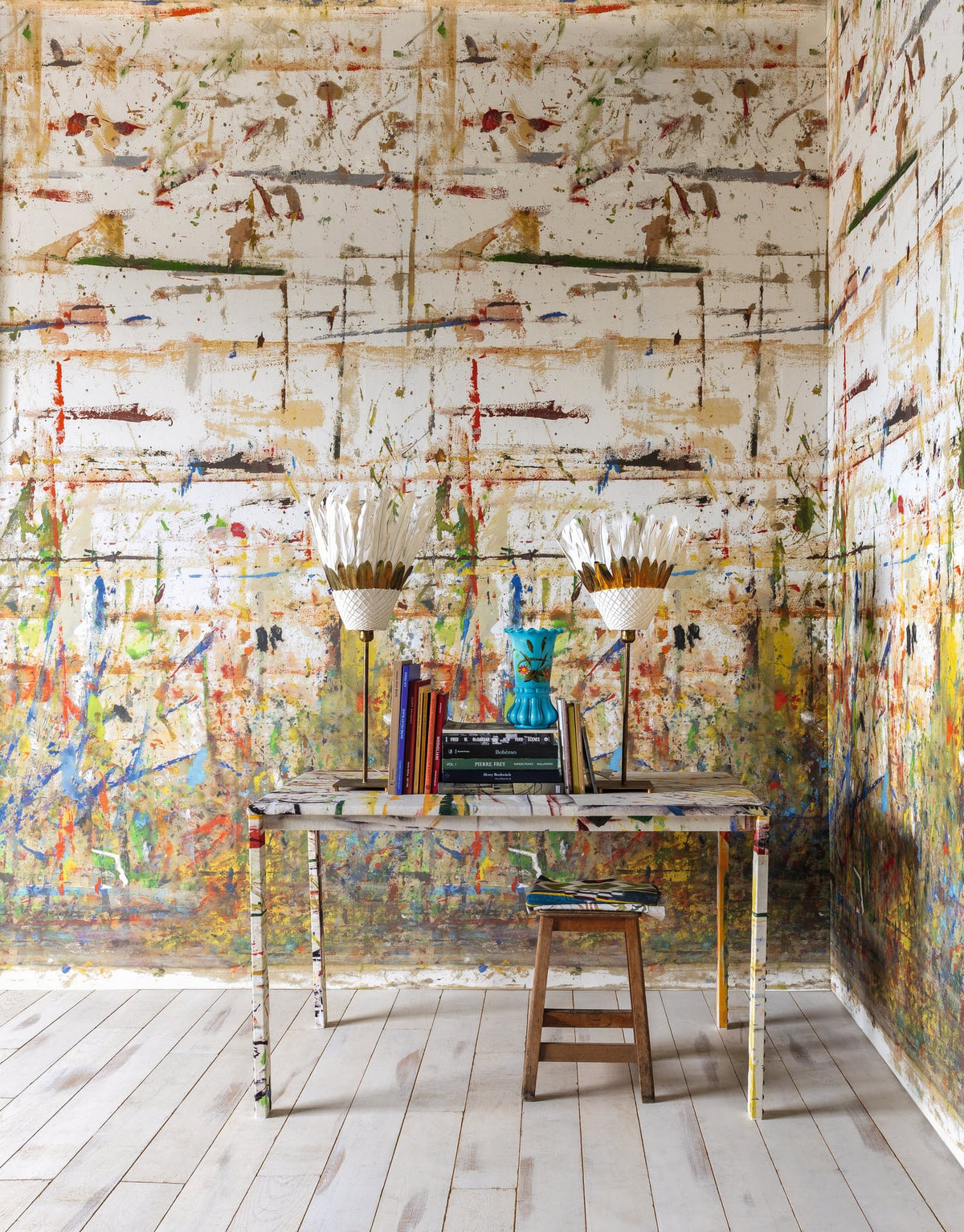 L’Atelier d’Isabelle 2 room setting — Pierre Frey wallpaper