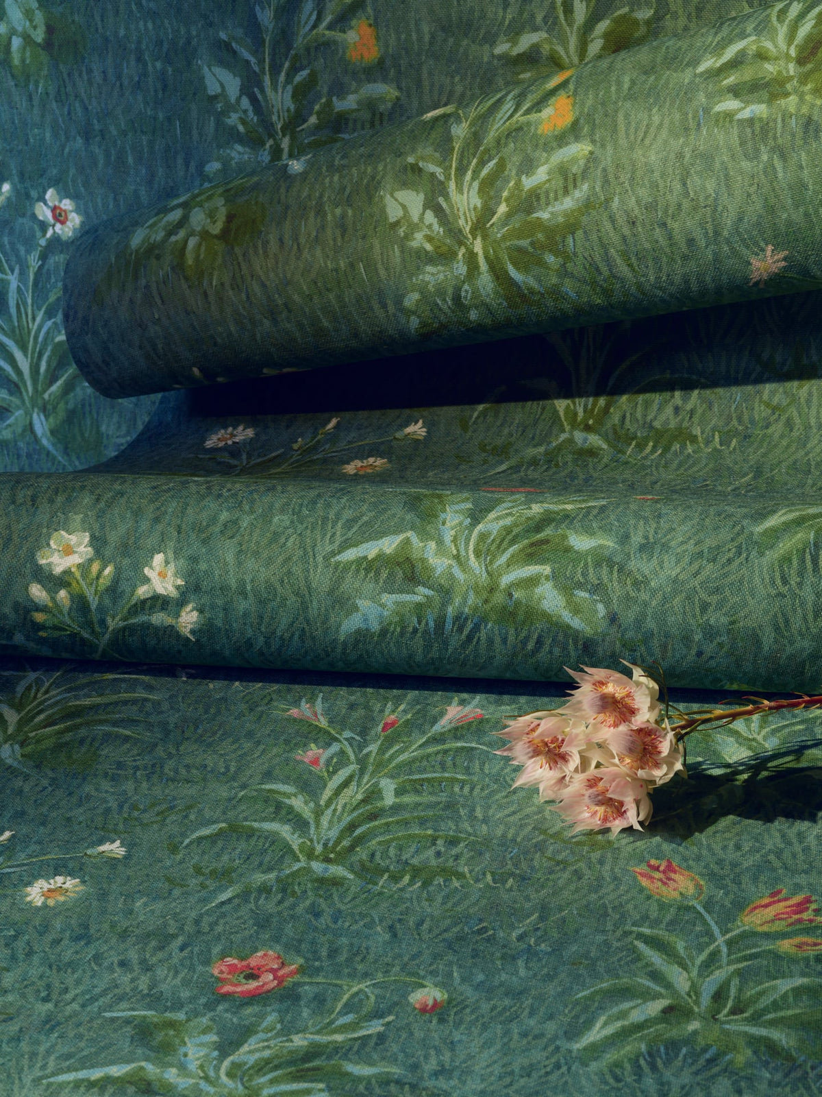 L’Herbier du Jardin room setting — Pierre Frey wallpaper