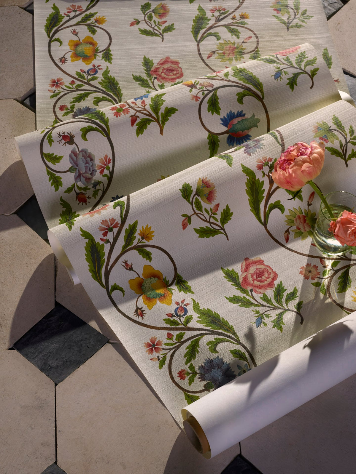 Le Clos du Roi room setting — Pierre Frey wallpaper