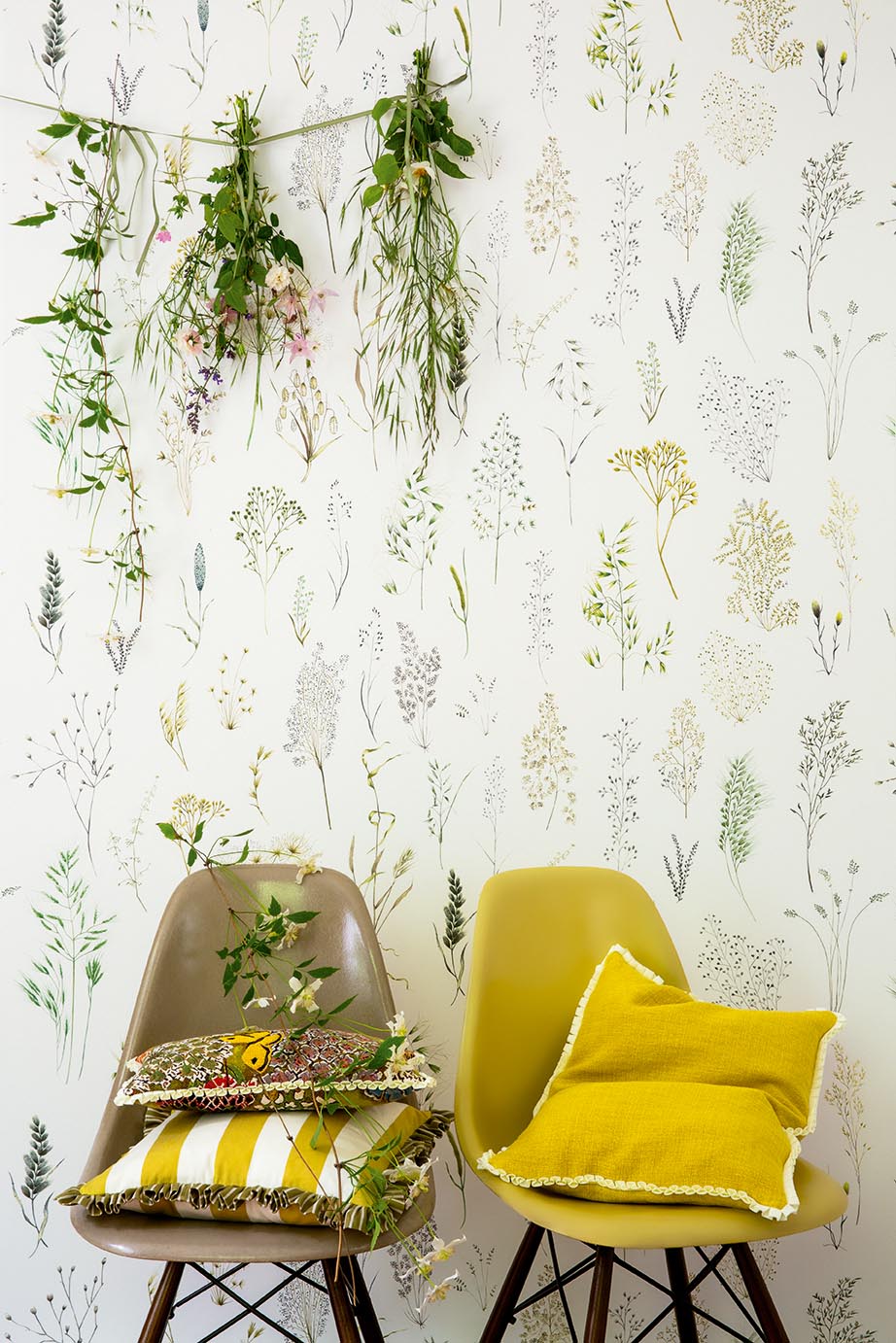 Les Graminees room setting — Pierre Frey wallpaper