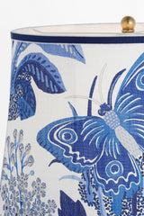 Mallory Medium Bordslampa — Schumacher for Visual Comfort & Co. — White Porcelain with Schumacher 20" Marine Exotic Butterfly Soft Empire Shade detaljbild