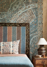 The Map Maxi Blue Almond — Lewis & Wood tapet