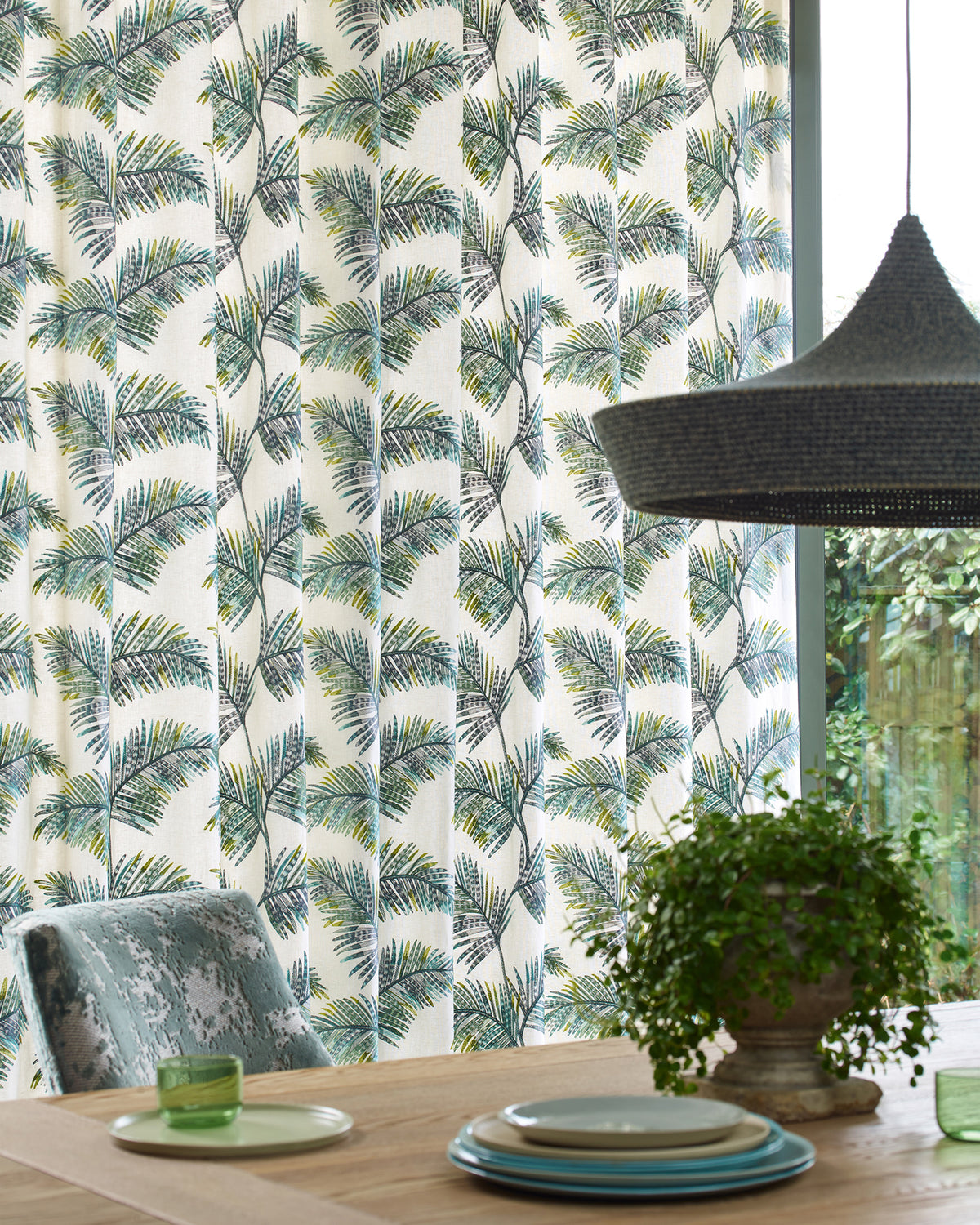 Mazari Palm miljöbild — Jane Churchill tyg