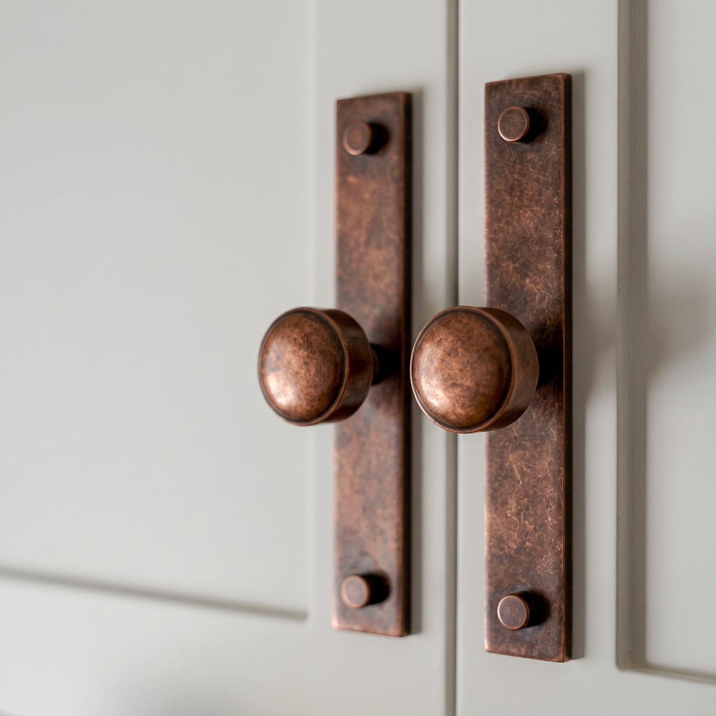 MIX diamantknottrad Wall Krok Rack — miljöbild, Antik koppar - AGC