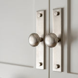 MIX diamantknottrad Wall Krok Rack — miljöbild, Antik nickel - NBP