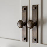 MIX diamantknottrad Wall Krok Rack — miljöbild, Satin antik, olackad - SAUL