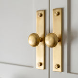 MIX diamantknottrad Wall Krok Rack — miljöbild, Satin mässing, olackad - SBUL