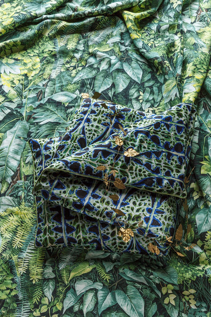 Mur Vegetal room setting — Pierre Frey fabric