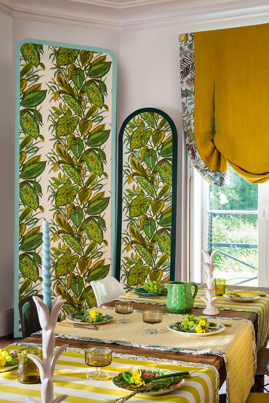 Nassau room setting — Pierre Frey wallpaper