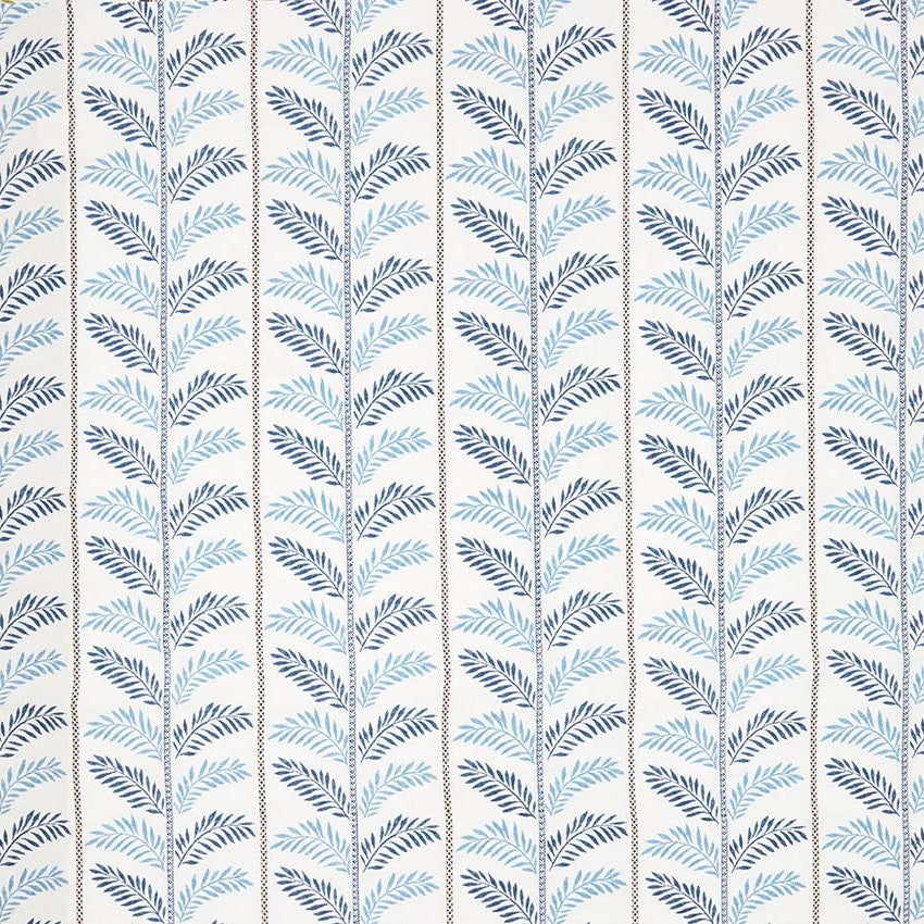 Plumier Blue / White — Nina Campbell tyg