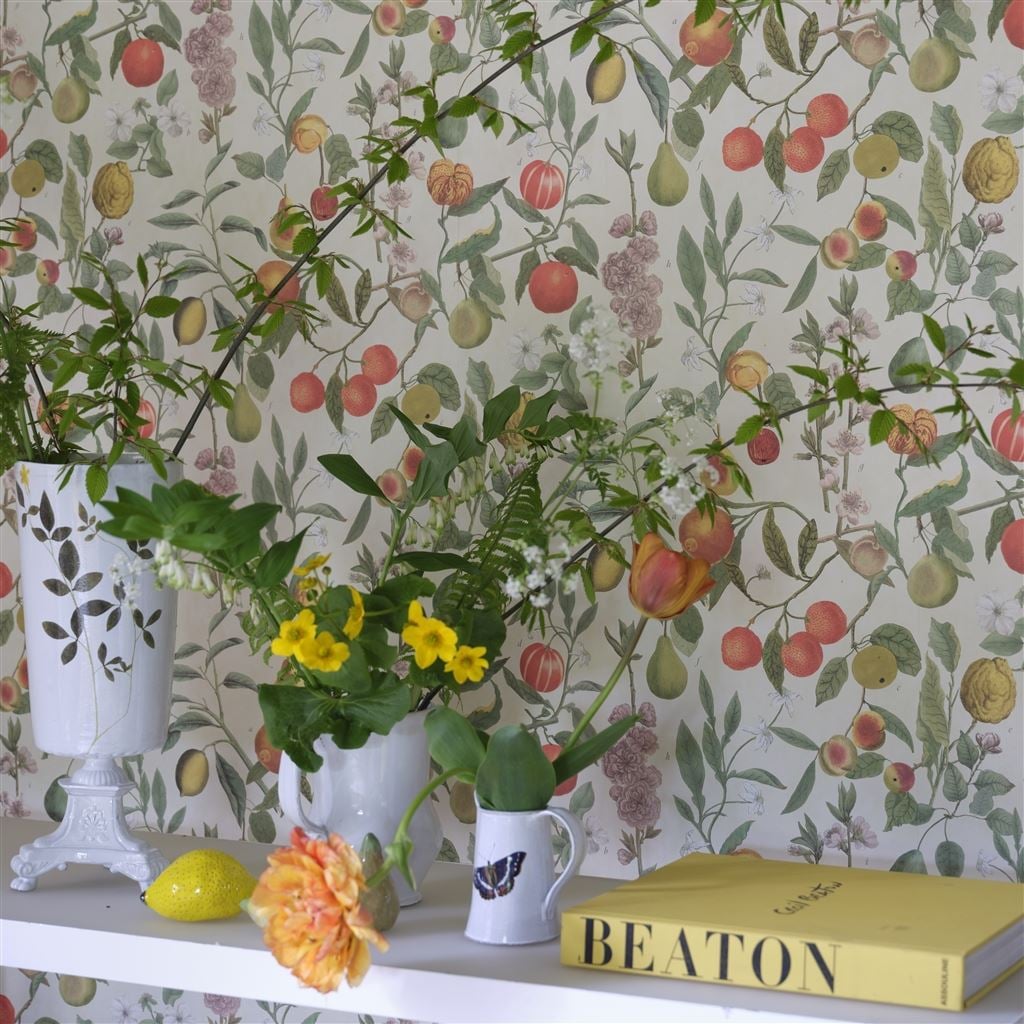 Orchard Fruits Tapet — Designers Guild i miljö