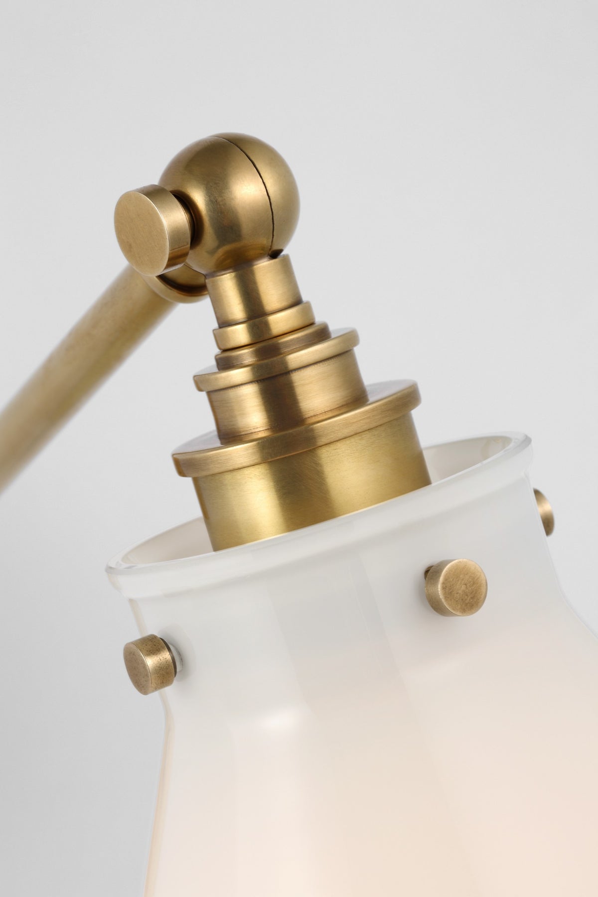 Parkington Single Library Vägglampa — Chapman & Myers for Visual Comfort & Co. detaljbild