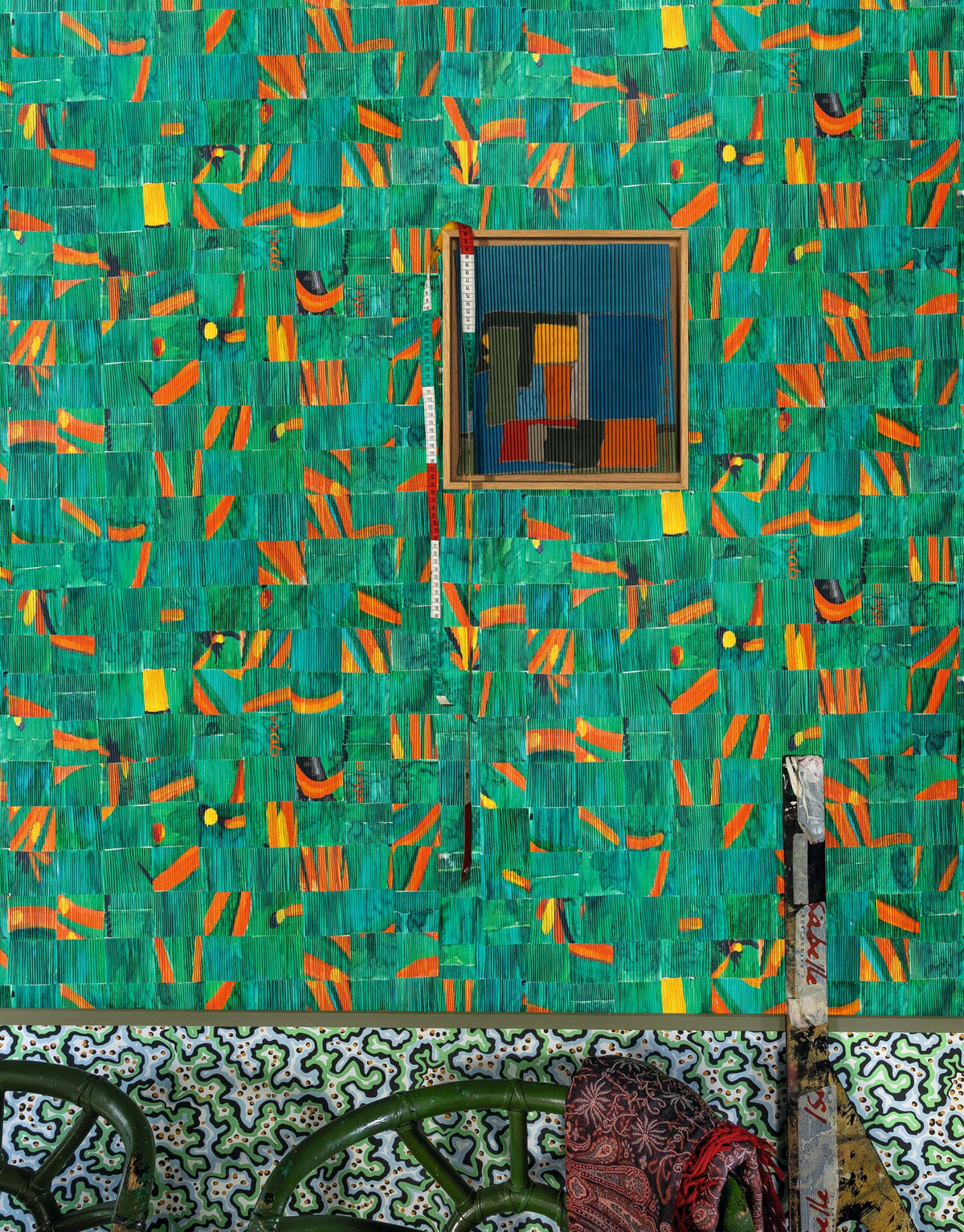 Plisse Plumes room setting — Pierre Frey wallpaper