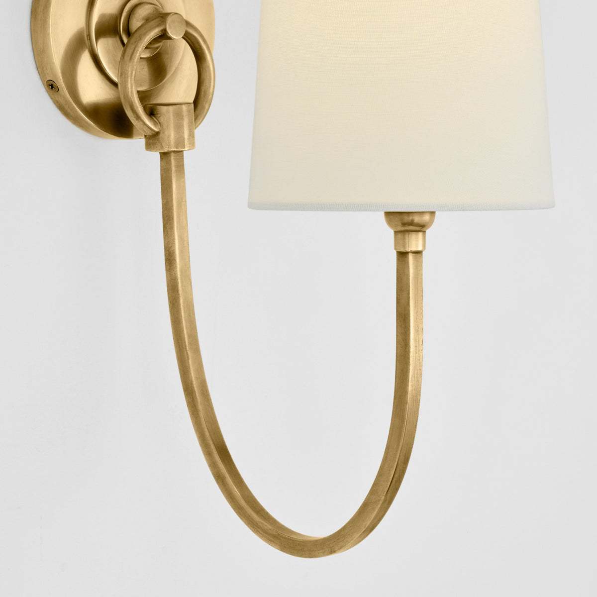 Reed Single -seinävalaisin — Thomas O'Brien for Visual Comfort & Co. yksityiskohta