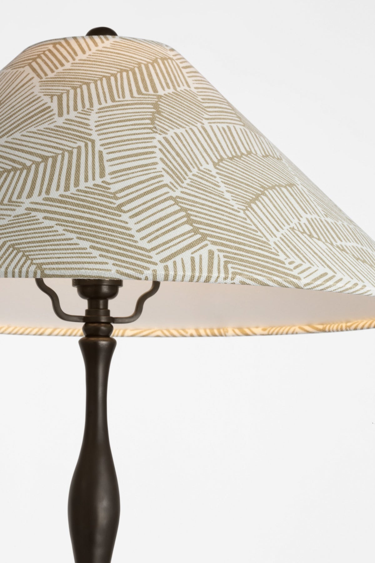 Romero Medium Bordslampa — Schumacher for Visual Comfort & Co. detaljbild