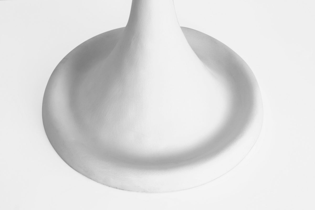 Romero Medium Golvlampa — Schumacher for Visual Comfort & Co. — Plaster White with Schumacher 18" Blue Freeform Empire Shade detaljbild