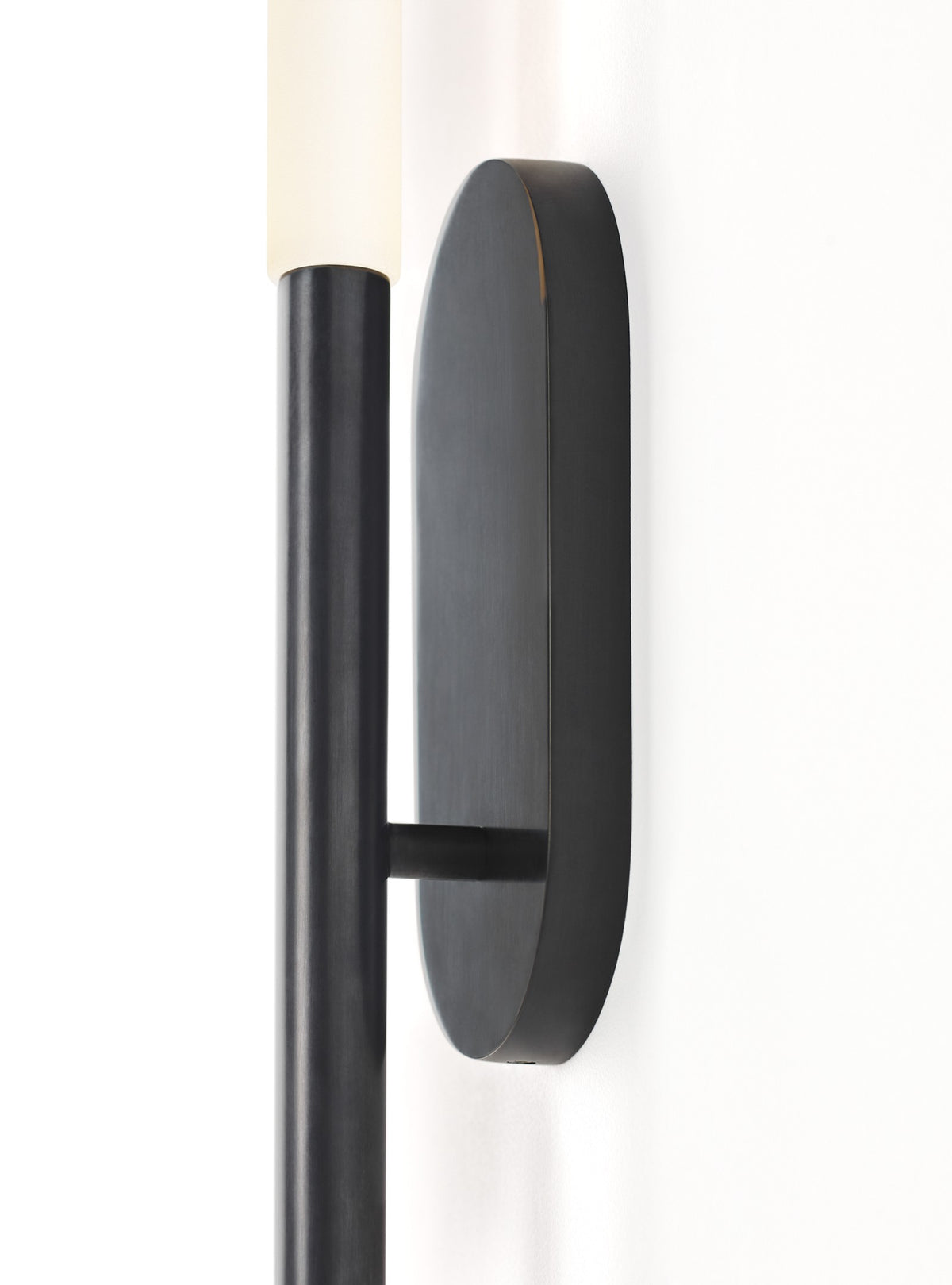 Rousseau Medium Vägglampa — Kelly Wearstler for Visual Comfort & Co. detaljbild