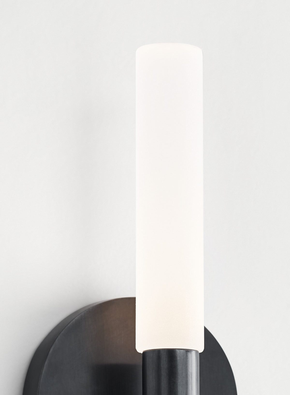Rousseau Medium Vägglampa — Kelly Wearstler for Visual Comfort & Co. detaljbild