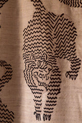 Royal Tiger miljöbild — Pierre Frey tyg