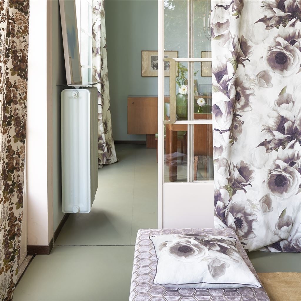 Sepia Flower Tyg — Designers Guild i miljö