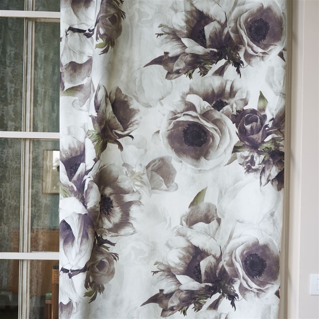 Sepia Flower Tyg — Designers Guild i miljö