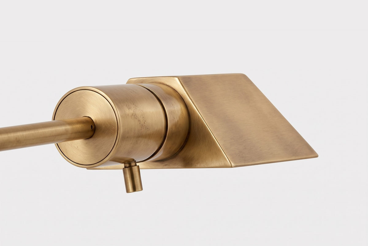 Studio Swing Arm Golvlampa — Antique-Burnished Brass detaljbild