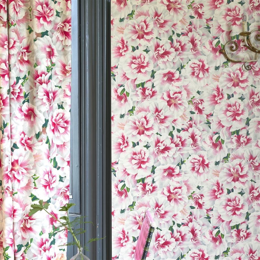 Variegated Azelea Azalea Tapet — Designers Guild i miljö