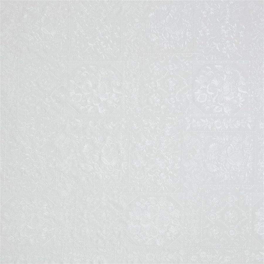 Williston Embroidery Tyg