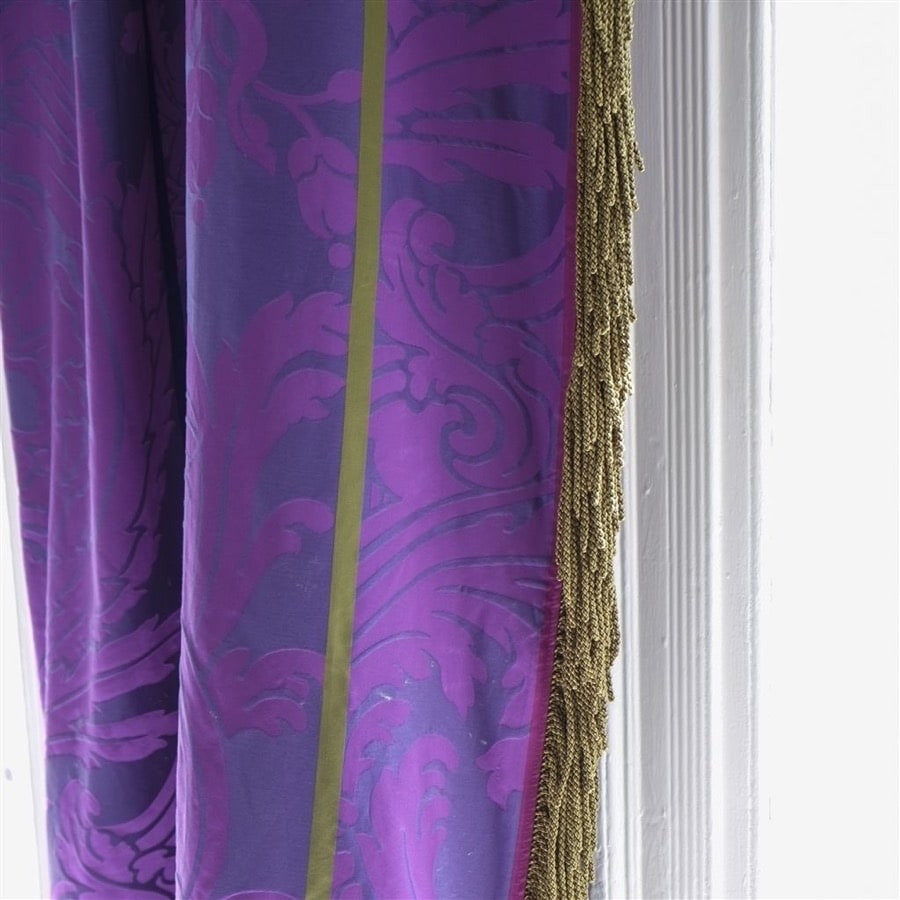 Ladda upp bild till gallerivisning, Designers Guild Tyg Constantinople Amethyst
