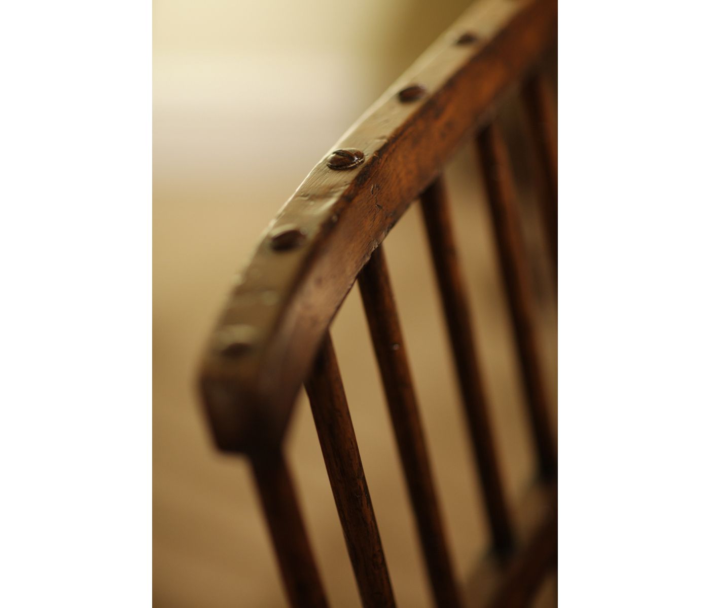 Lade das Bild in den Galerie-Viewer, Forest Tudor Oak Bench with Leather Seat
