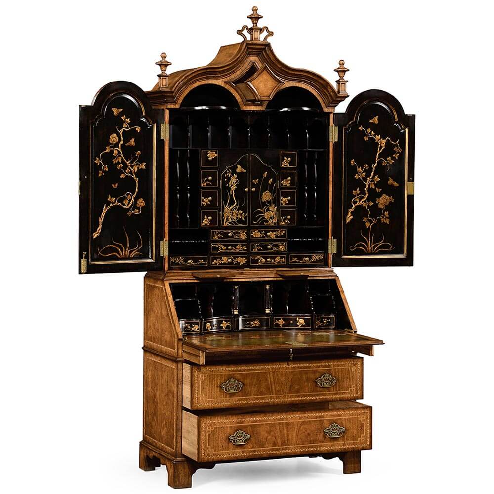 Queen Anne sekretär i valnöt med Chinoiserie interiör