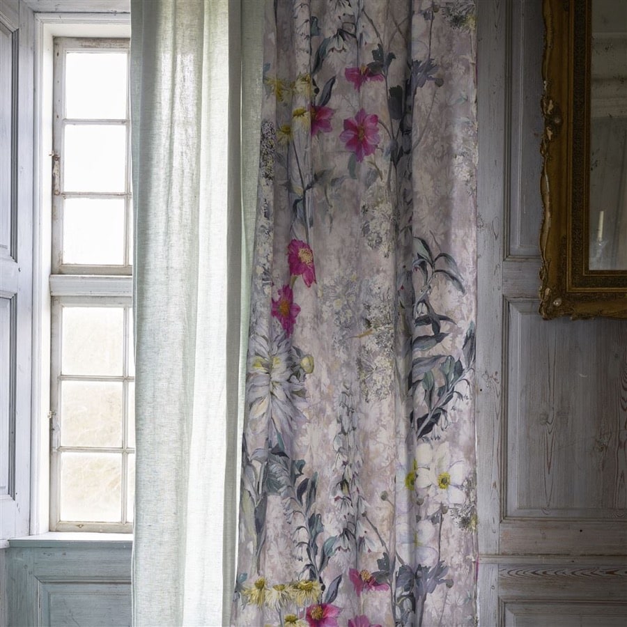 Ladda upp bild till gallerivisning, Designers Guild Tyg Artemisia Fuchsia
