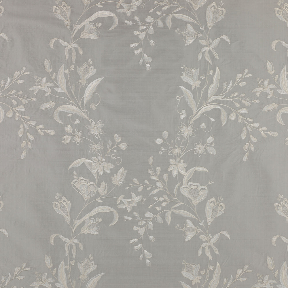 Colefax and Fowler Tyg Antoinette Silk Silver