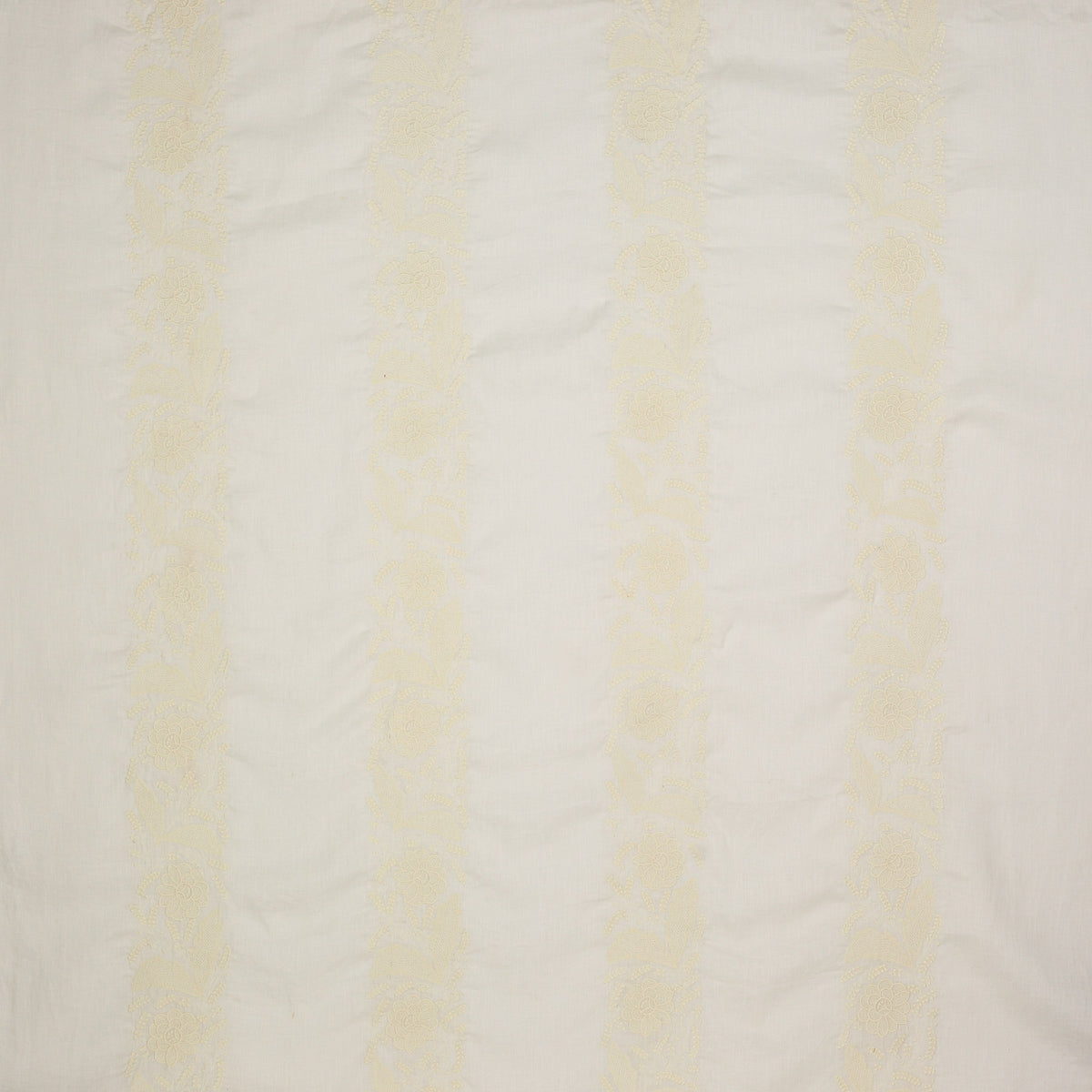 Colefax and Fowler Stoff Colette Ivory