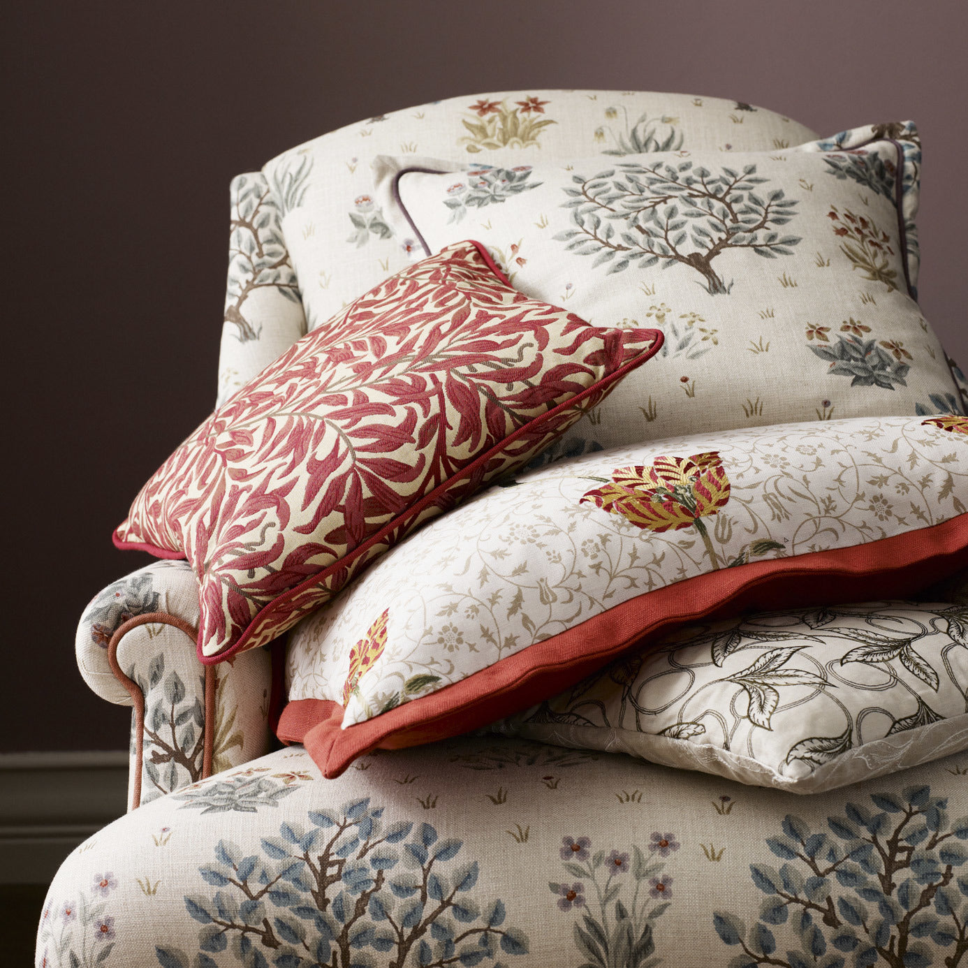 Morris and Co Tyg Orchard Olive Gold