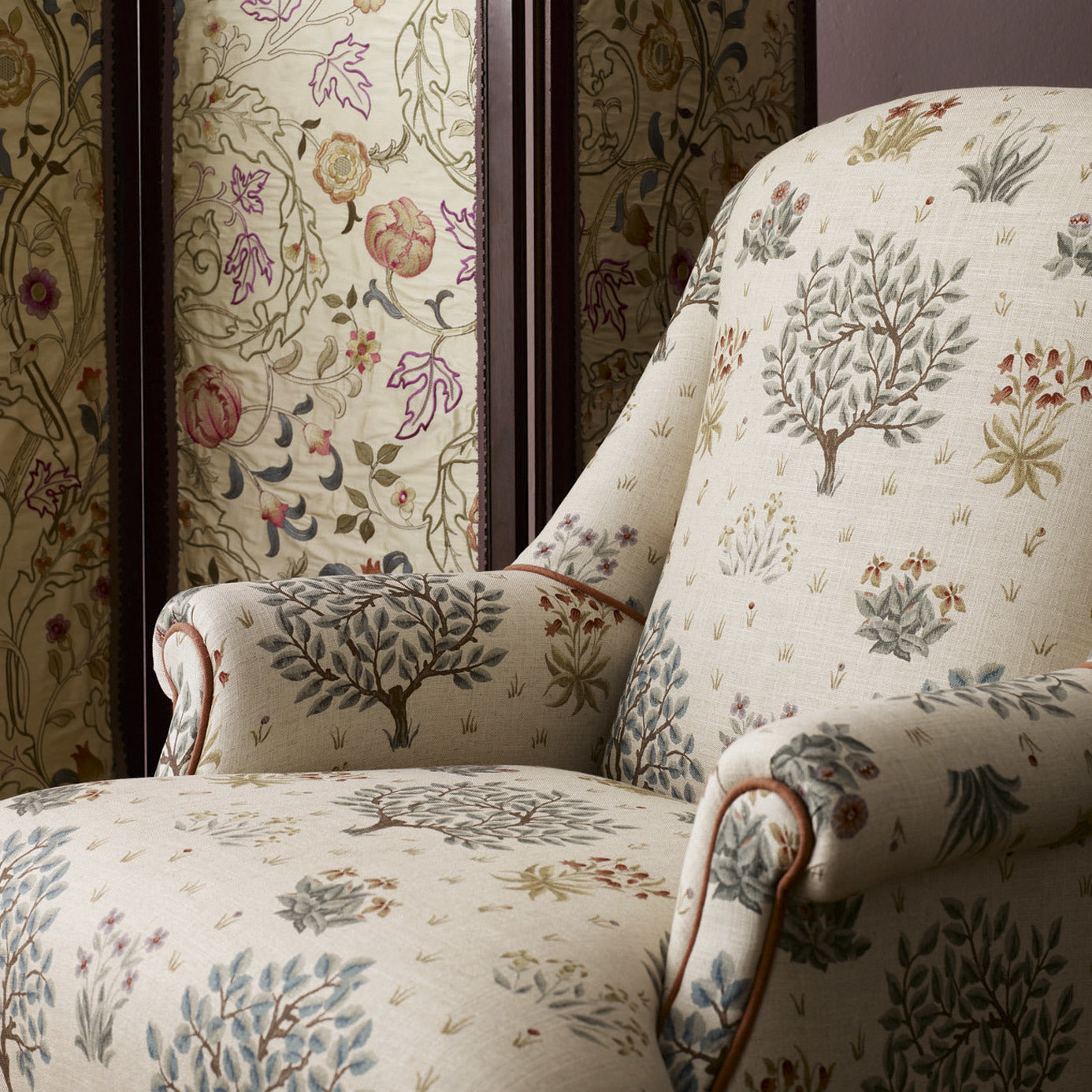 Morris and Co Tyg Orchard Olive Gold